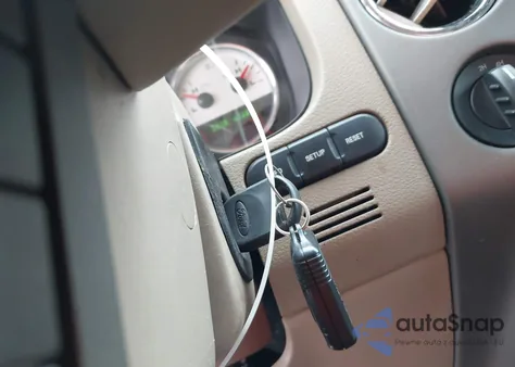 2005 Ford F-150 Fx4/Lariat/Xlt z USA, uszkodzony, nr VIN 1FTPW14505FB17428